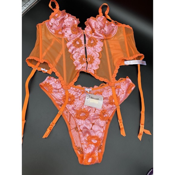 Savage X Fenty Perfect Poppy Corset with Garter Straps 1X NWT With Panties 2XL - Picture 2 of 5